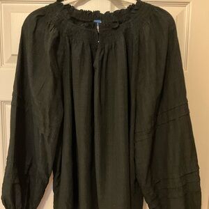 Old Navy 2X Black Smocked Blouse with Ruffle Detail - STUNNING!